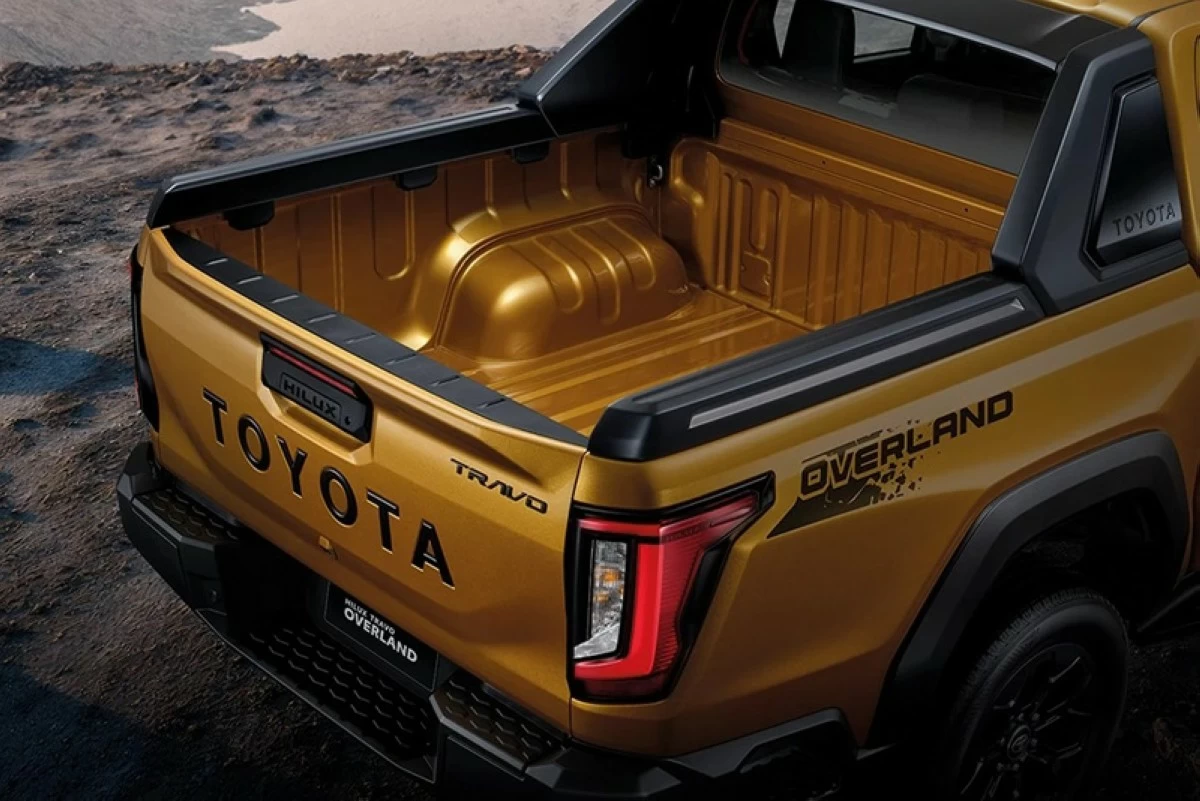 A view of the truck bed. *Overland variant not available in the Philippines.