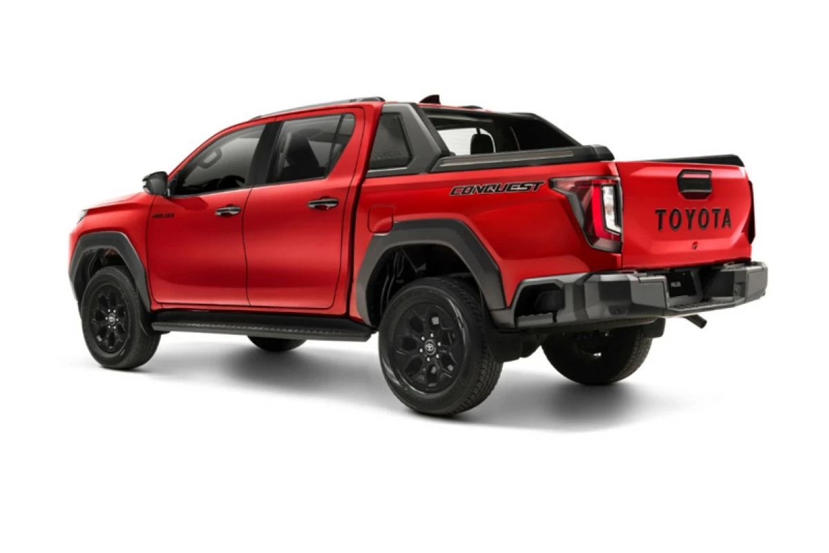 Rear view of the Toyota Hilux Conquest