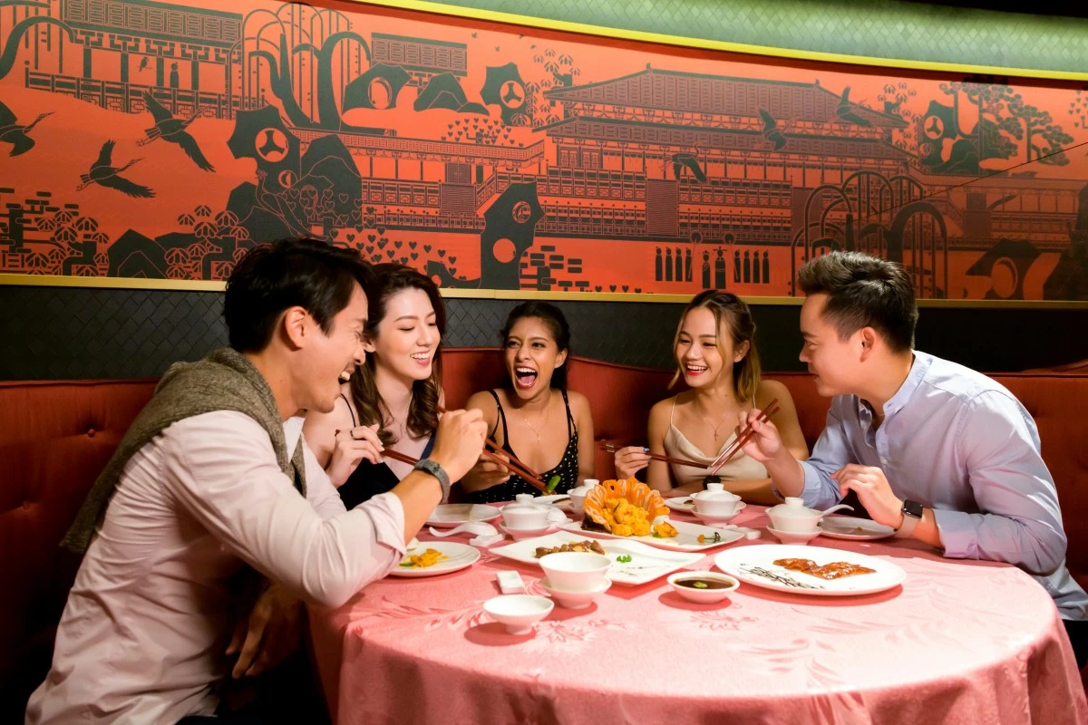 Star Voyager - Meals, drinks, and good company — all included

