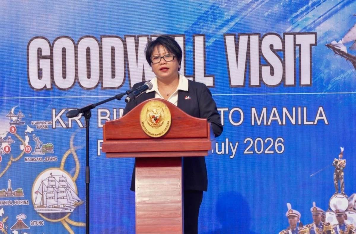Hon. Victorina Hesti Dewayani, Chargé d’Affaires of the Indonesian Embassy in Manila, delivers her welcome remarks.