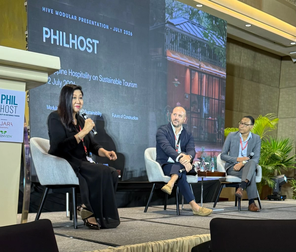 Architect Cathy Saldana moderating, with Jon Avrett of Hive Modular, and Ulysses Paredes of PHINMA Properties. 