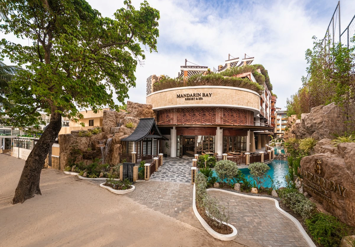 A TRUE OASIS The resort is a short hop from Boracay’s famed white-sand beach near Station 2