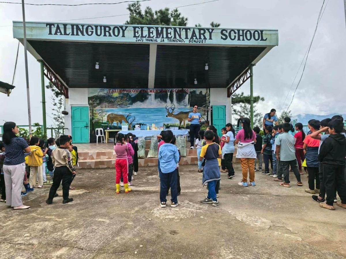 ELEMENTARY pupils in La Trinidad, Benguet. (FB)