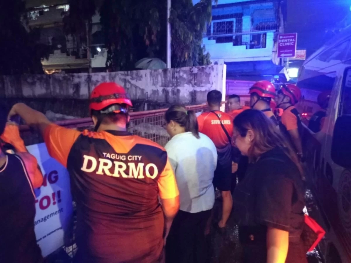 The search and rescue operation  to find the missing boy in Taguig (Photo from Barangay Pinagsama, Taguig, on Facebook) 