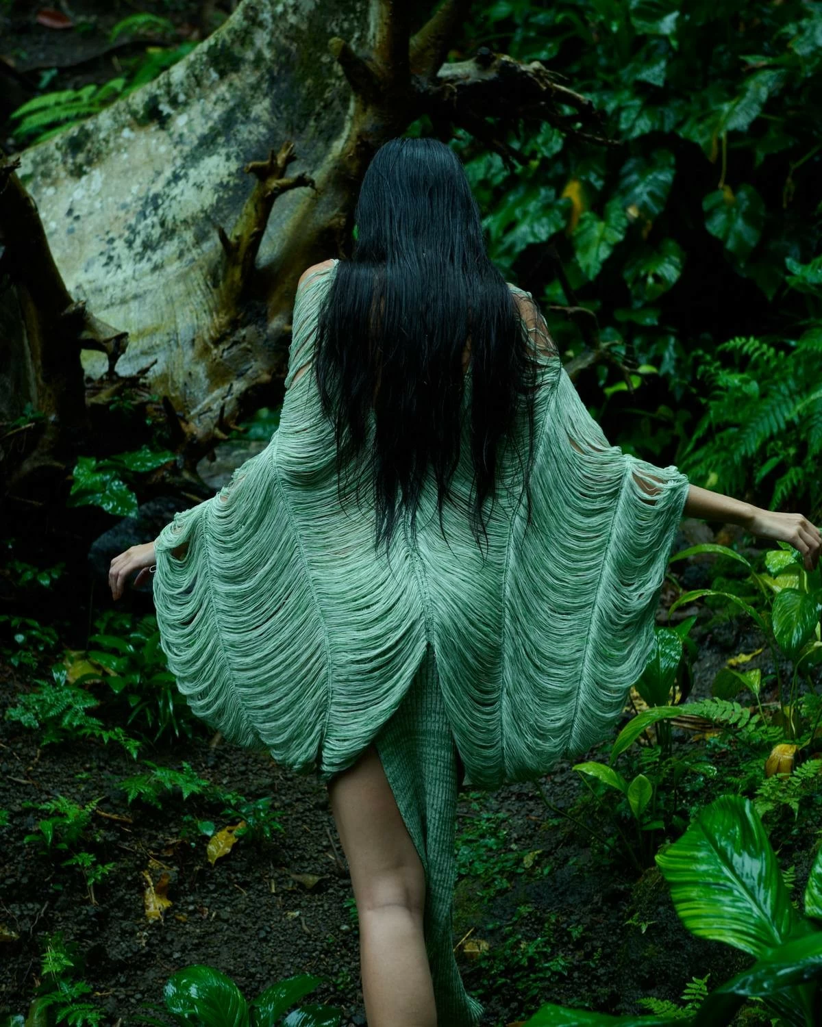 Knitted fringe dress in cotton and piña