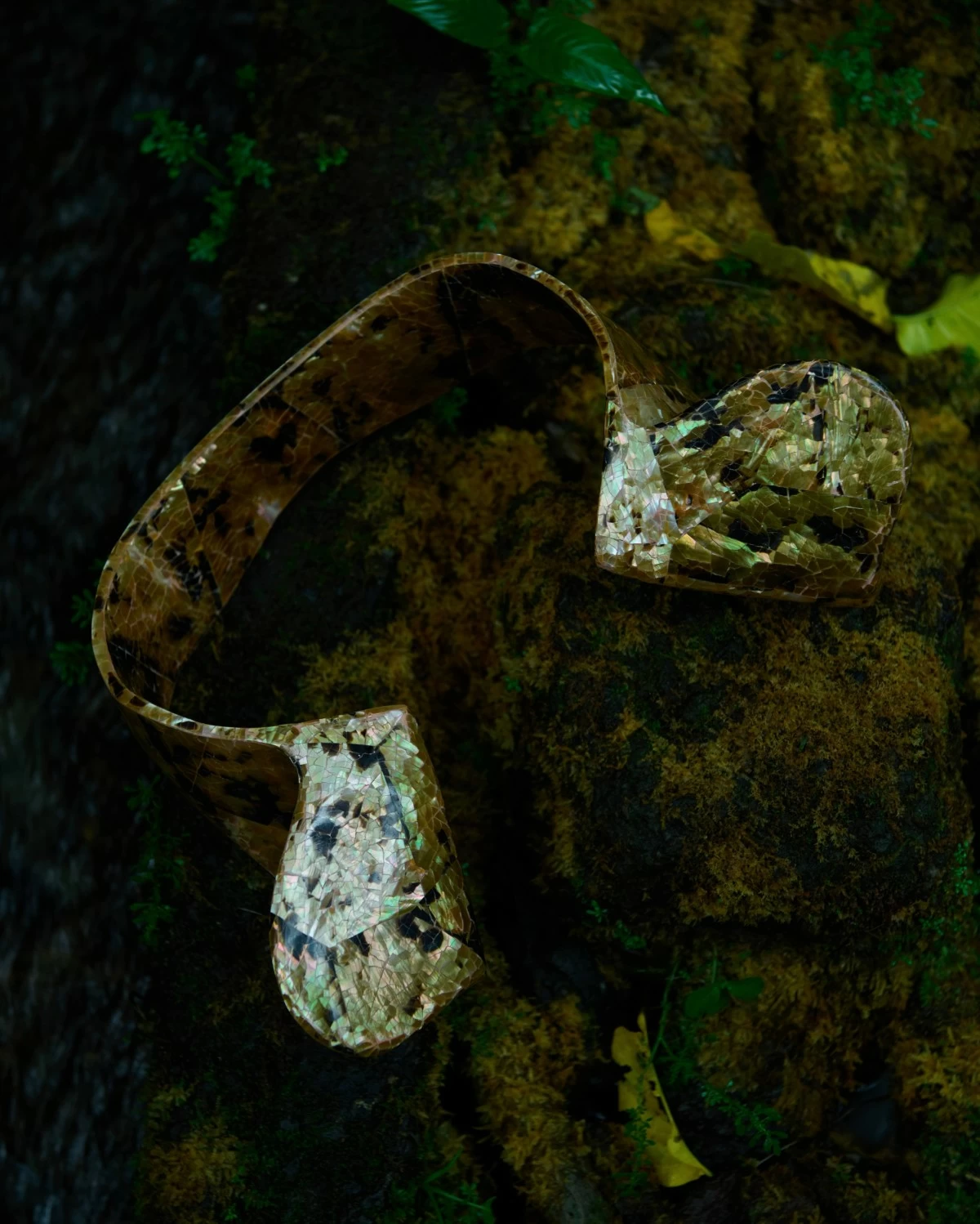 Mother of pearl obi belt in gold tortoise color