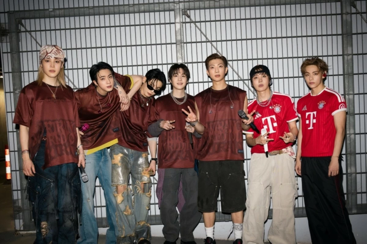BTS (X)