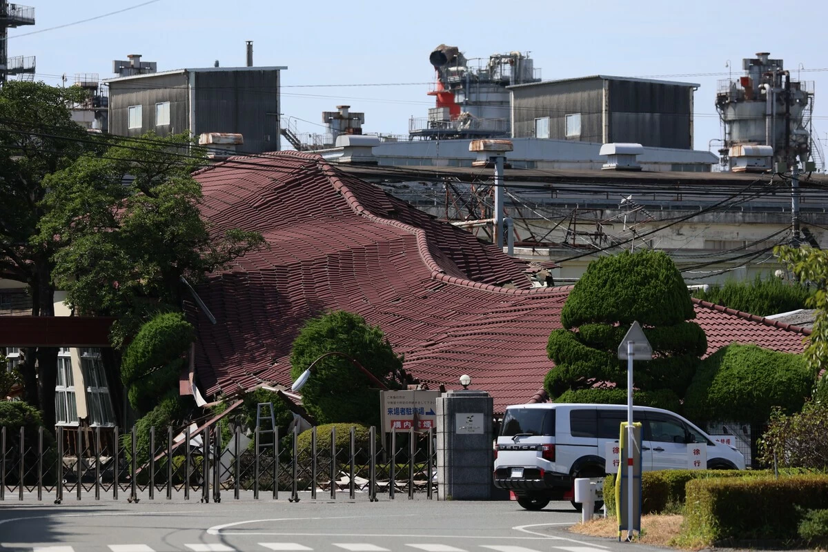 A building that collapsed in Yatsushiro, Kumamoto Prefecture, in Tuesday's powerful earthquake, pictured on Wednesday. 