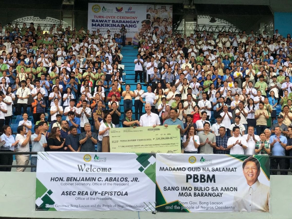 SIX-HUNDRED one barangays in Negros Occidental on Friday received P120.2 million in financial assistance from President Ferdinand R. Marcos Jr.’s Bawat Barangay Makikinabang Program. (Glazyl Masculino)
