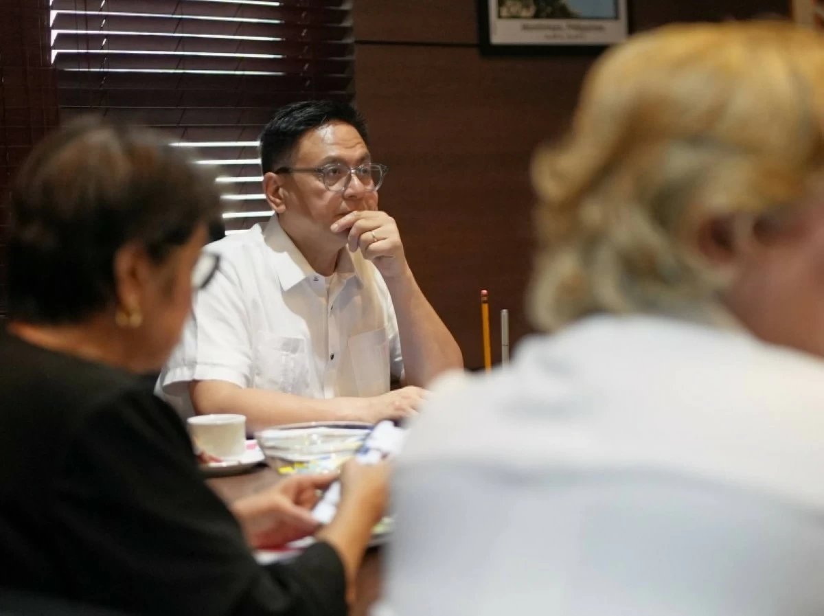 A meeting presided by Mayor Ruffy Biazon on the proposed nursing course at the Pamantasan ng Lungsod ng Muntinlupa (Photo from Muntinlupa PIO) 