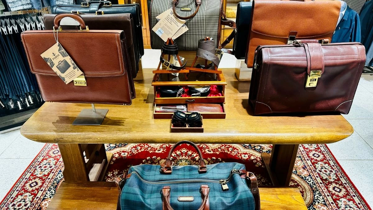 Preloved bags for men (Photo: Rey Ilagan/Manila Bulletin)