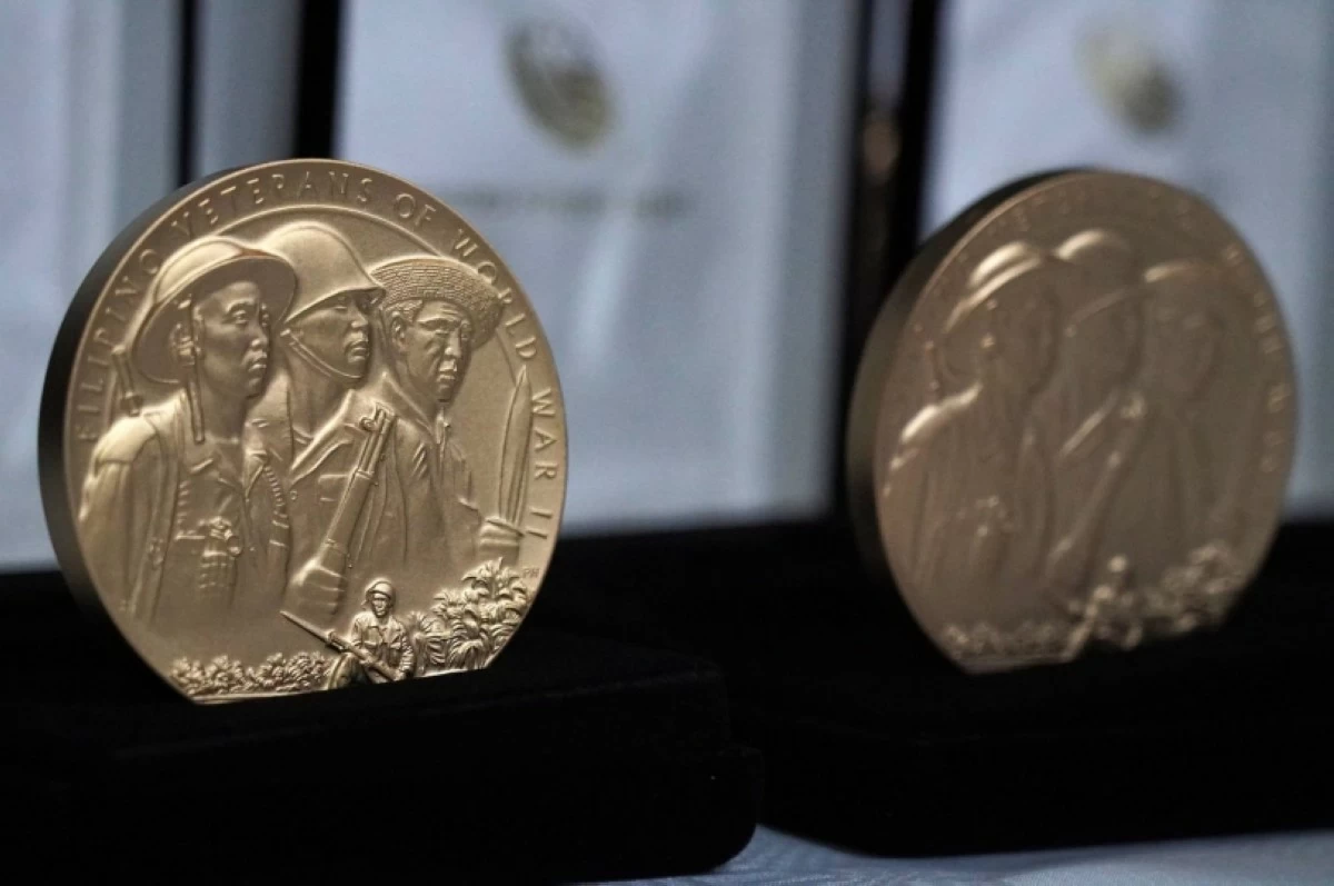 The US Congressional Gold Medal (Photo from Mayor Biazon's Facebook account)  