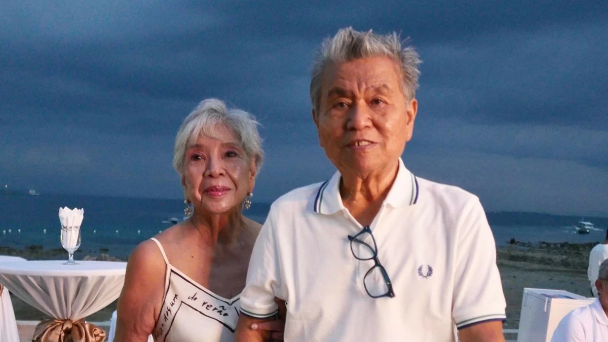 Chickie Ferraren with master painter Romulo Galicano (Photo: Monica Araneta Tiosejo/Manila Bulletin)