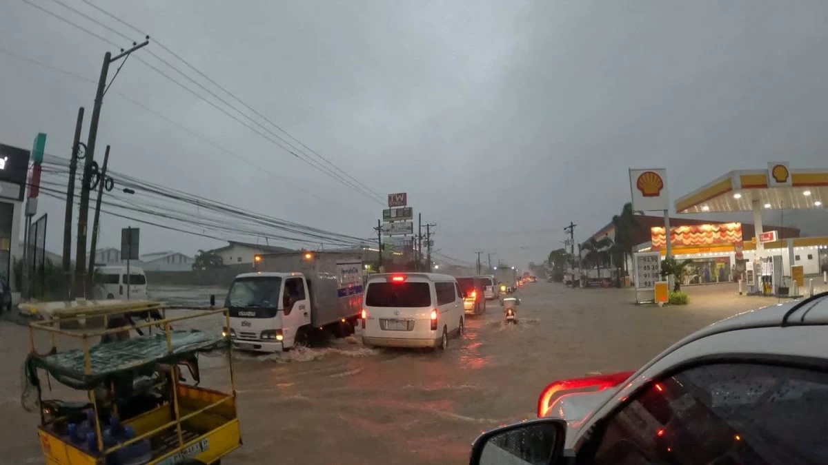 FLOODED highway in La Union. (FB)