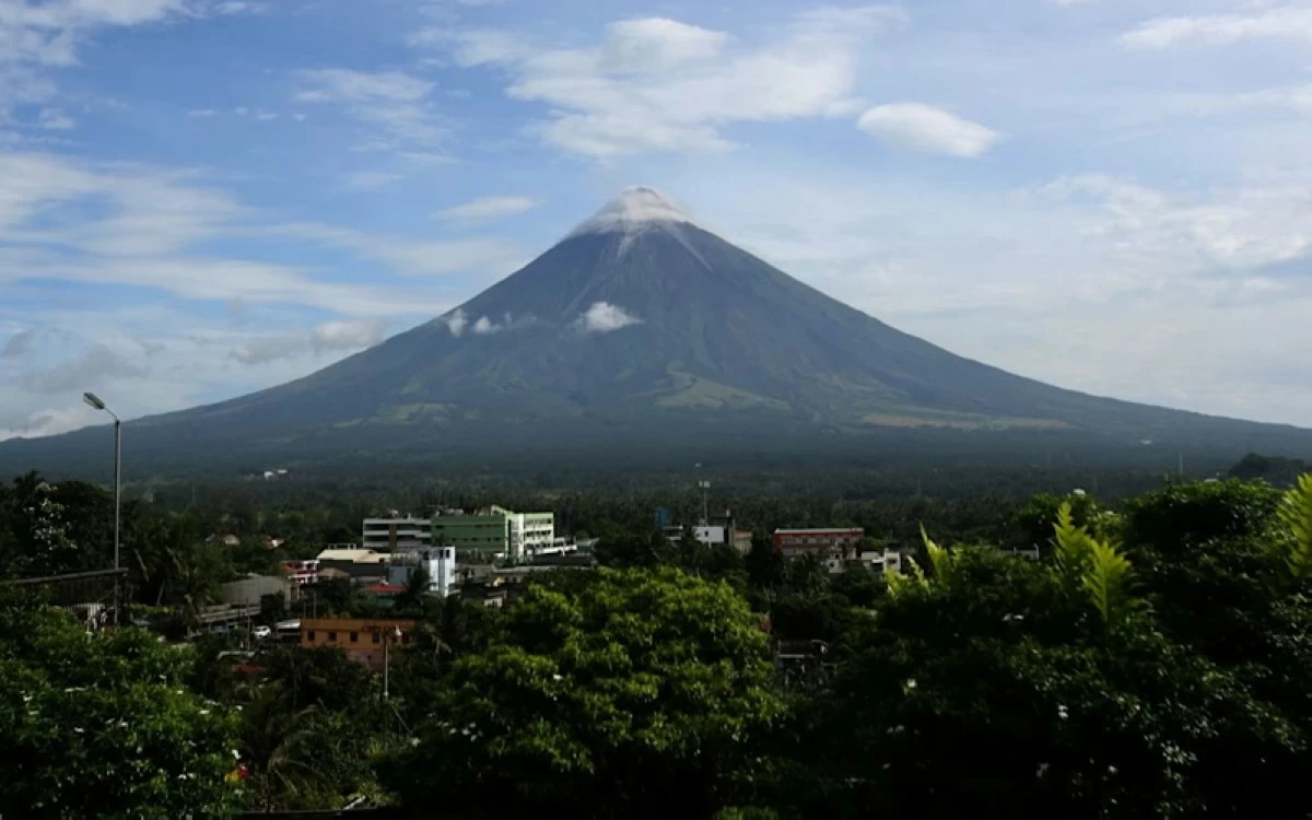Mayon Volcano (Manila Bulletin file)