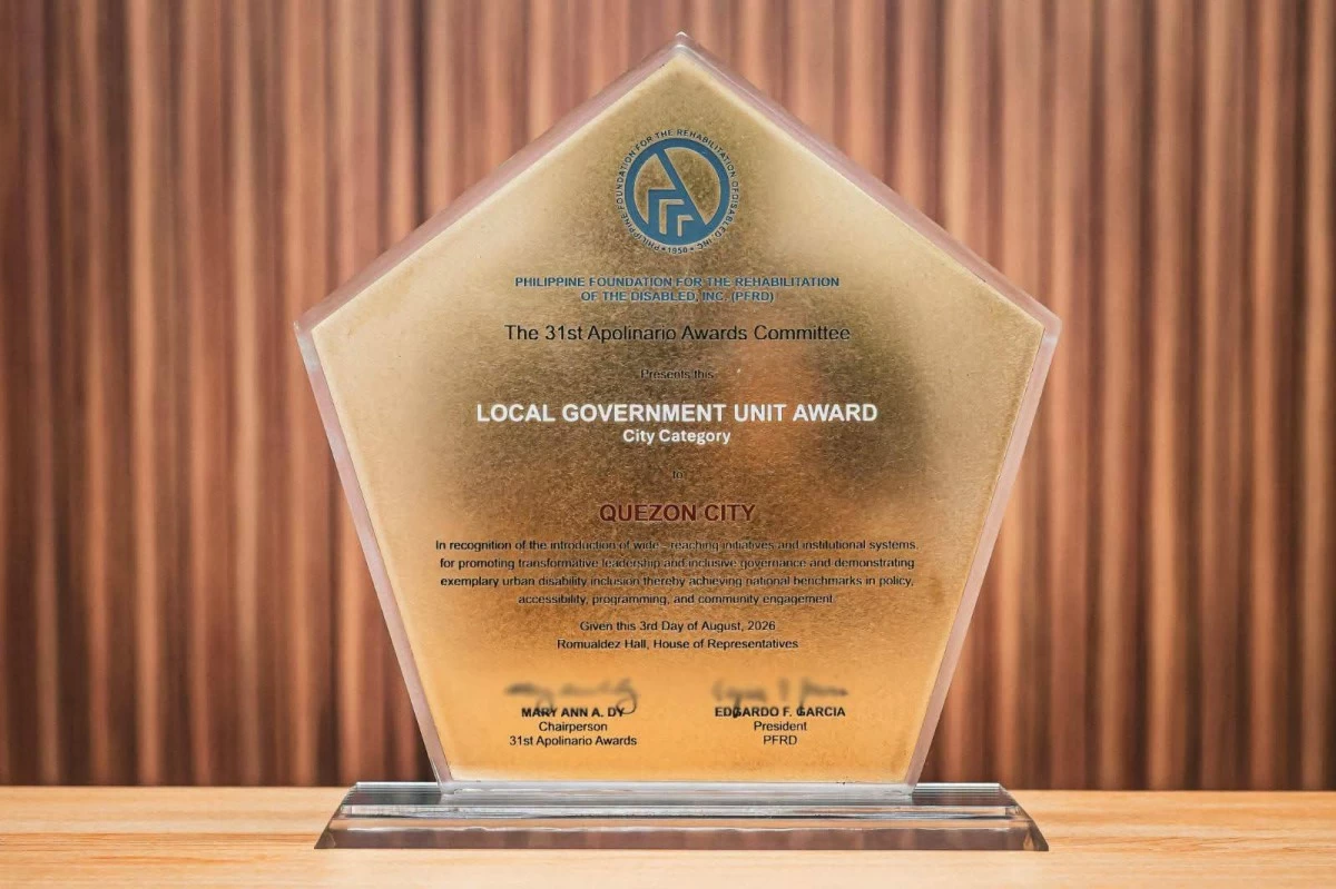 The 31st Apolinario Mabini Award received by the Quezon City government. (Photo courtesy of the Quezon City government)