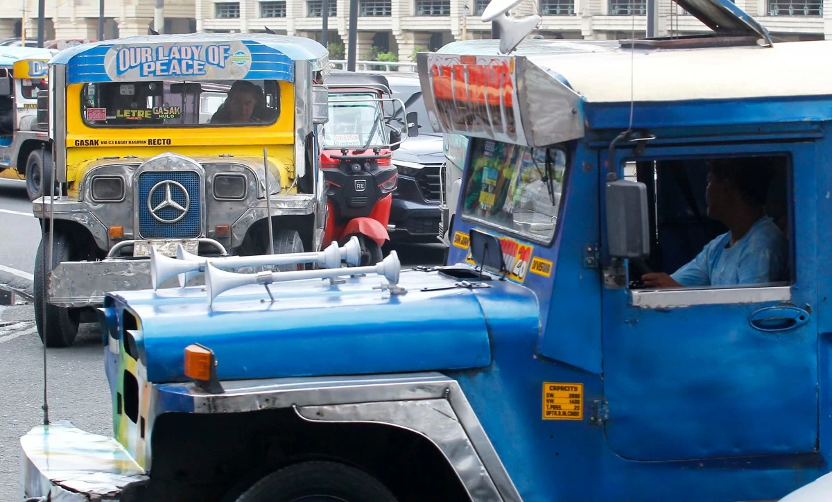 Palace: P12 fuel discount for PUV drivers to continue as long as transport sector needs aid