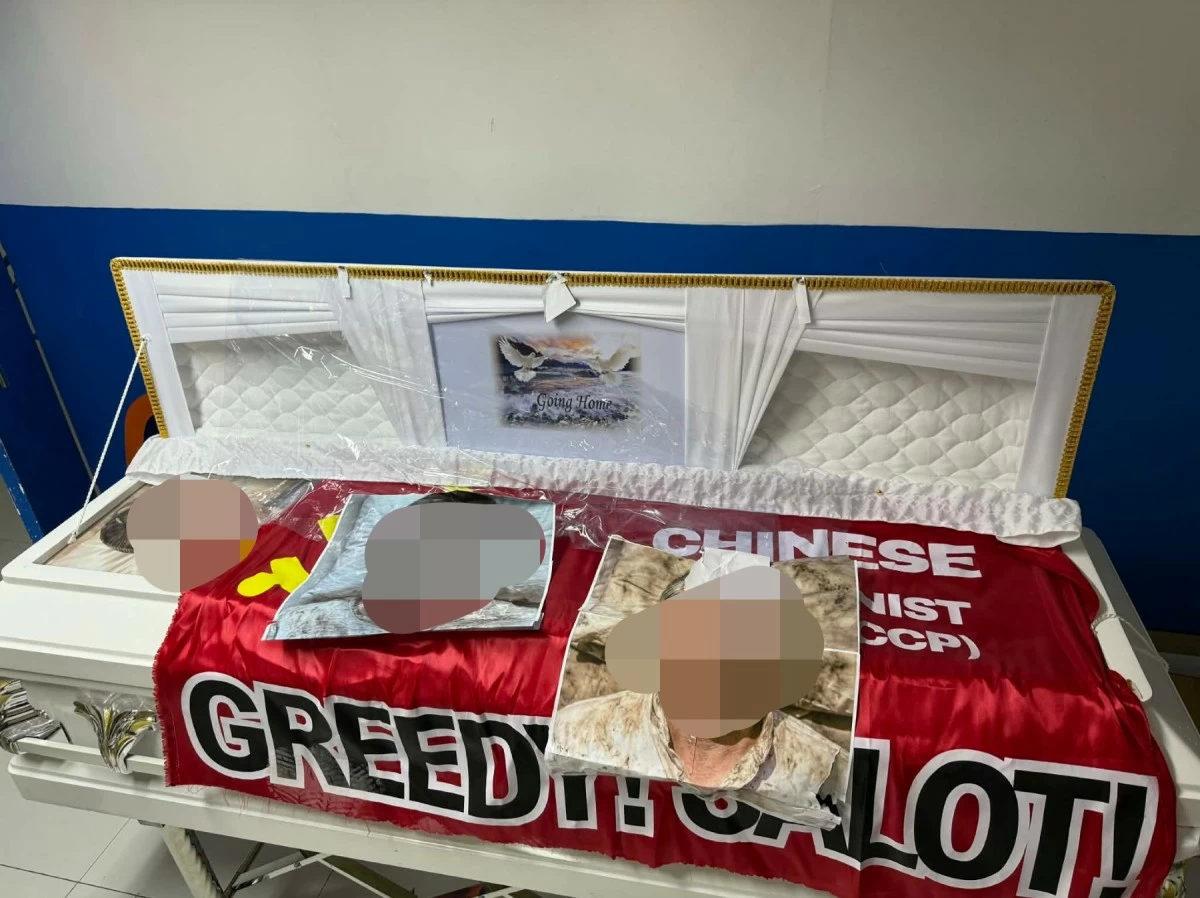 One of the abandoned caskets found in Metro Manila was seen at Welcome Rotunda in Barangay Sta. Teresita, Quezon City early Friday, Aug. 7. Authorities are investigating the incidents involving caskets left in several areas across the region. (Photo courtesy of the Quezon City Police District)