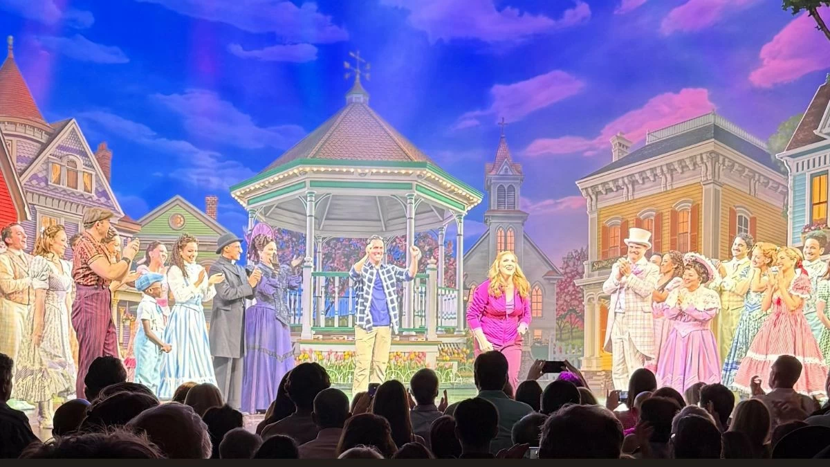 Curtain call of 'Schmigadoon' (Photo: Philip Cu Unjieng/Manila Bulletin)