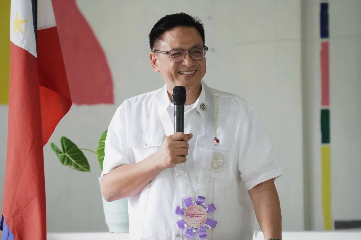 Muntinlupa Mayor Ruffy Biazon at the groundbreaking ceremony for the Women and Children’s Crisis Center in Alabang (Photo from Mayor Biazon's Facebook account) 