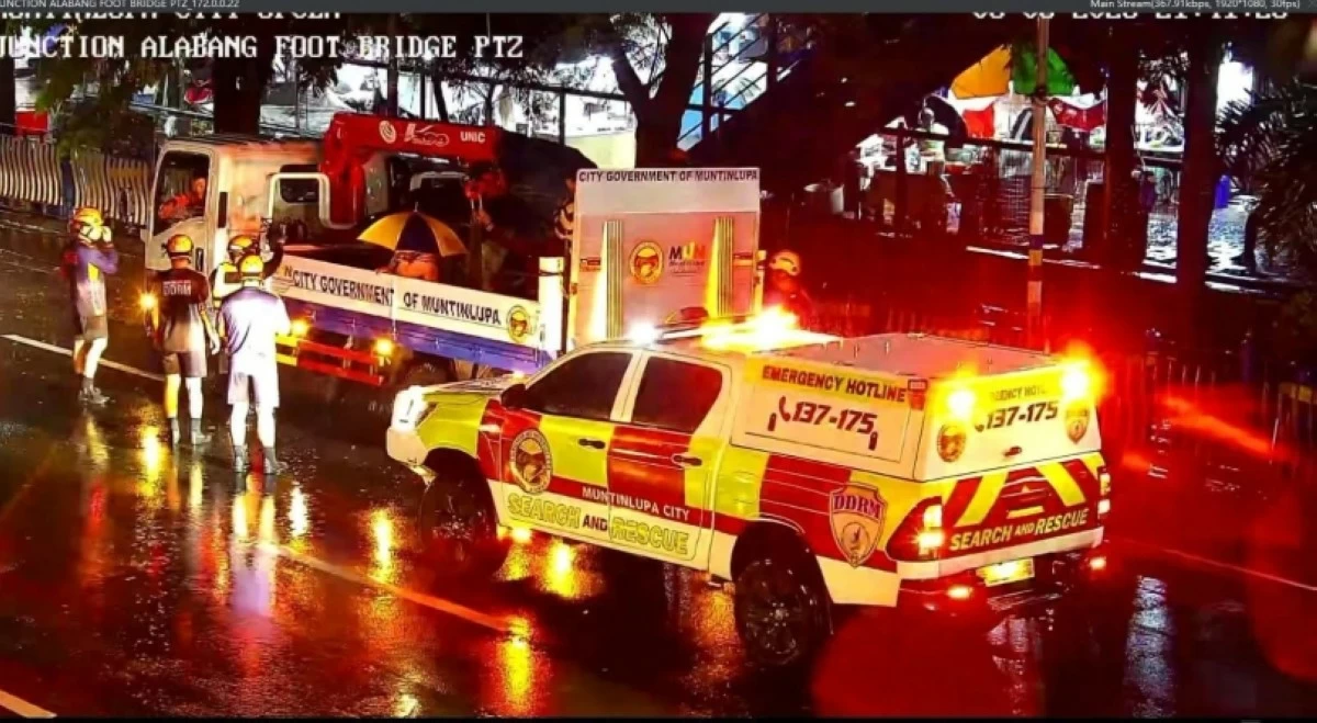 The Muntinlupa City government's emergency response personnel (Photo from Mayor Biazon's Facebook account) 