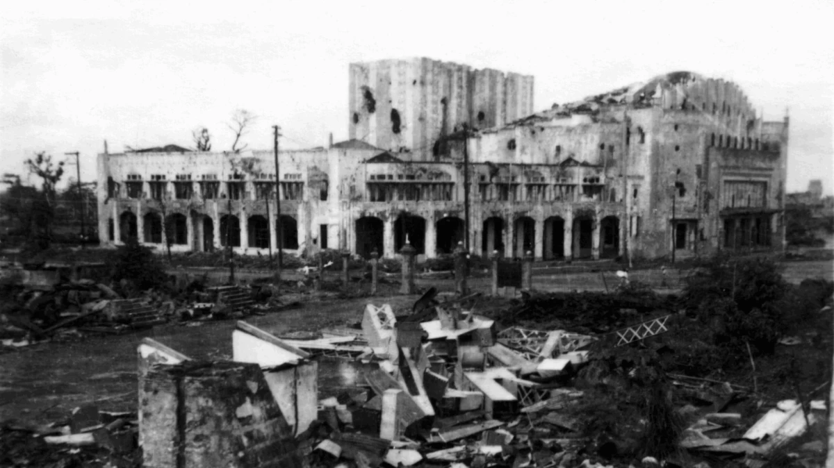 THE AFTERMATH The Metropolitan Theater Manila after World War II (Photo: John Tewell)
