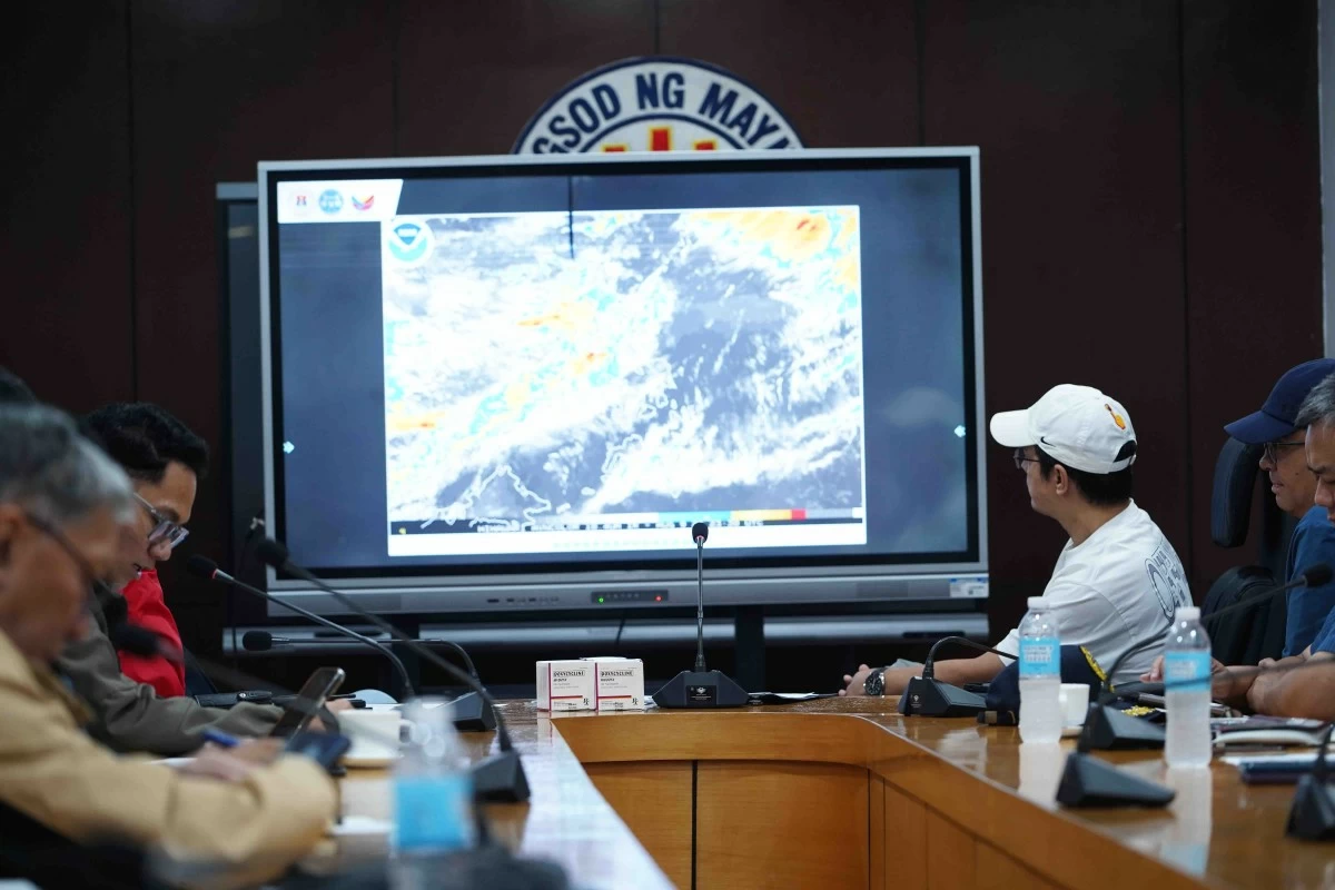 Manila flags debris, live wires amid habagat