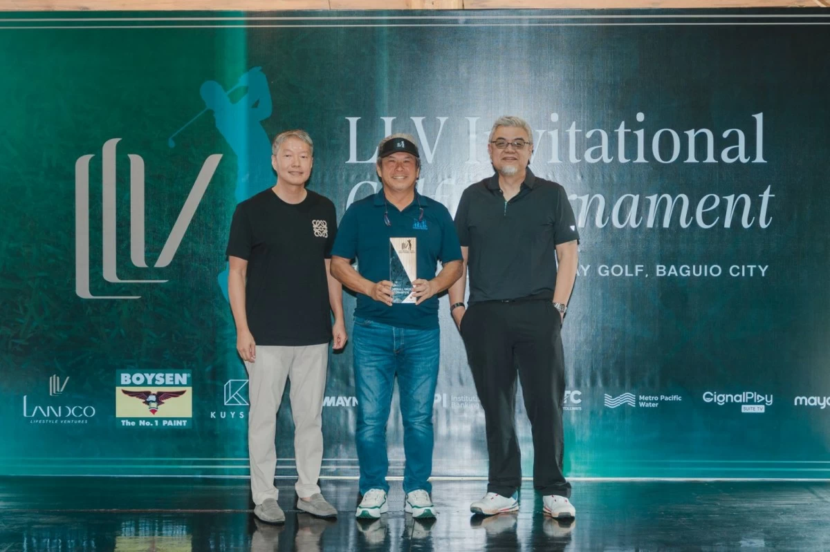 Adones Baluyut takes center stage as the LLV Golf Invitational Overall Gross Champion. He is joined by Ongsue and Manzano. (Photo: LLV)
