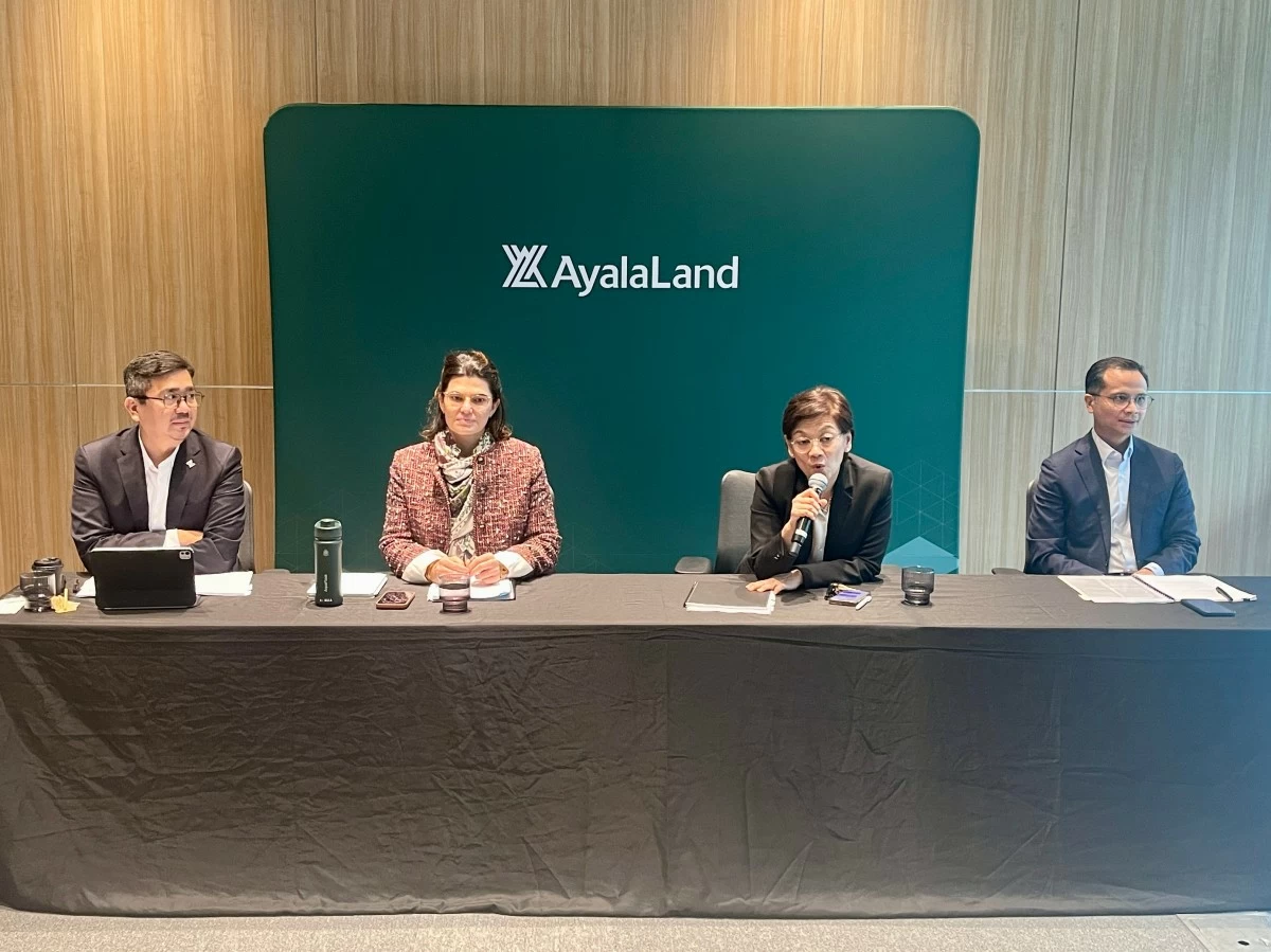 LEFT TO RIGHT: Mike Jugo, ALI Chief Commercial Officer; Mariana Zobel de Ayala,
ALI Leasing & Hospitality Group Head; Anna Ma. Margarita Bautista-Dy, ALI President & CEO; and Jose Eduardo Quimpo II, ALI Chief Finance Officer and Treasurer