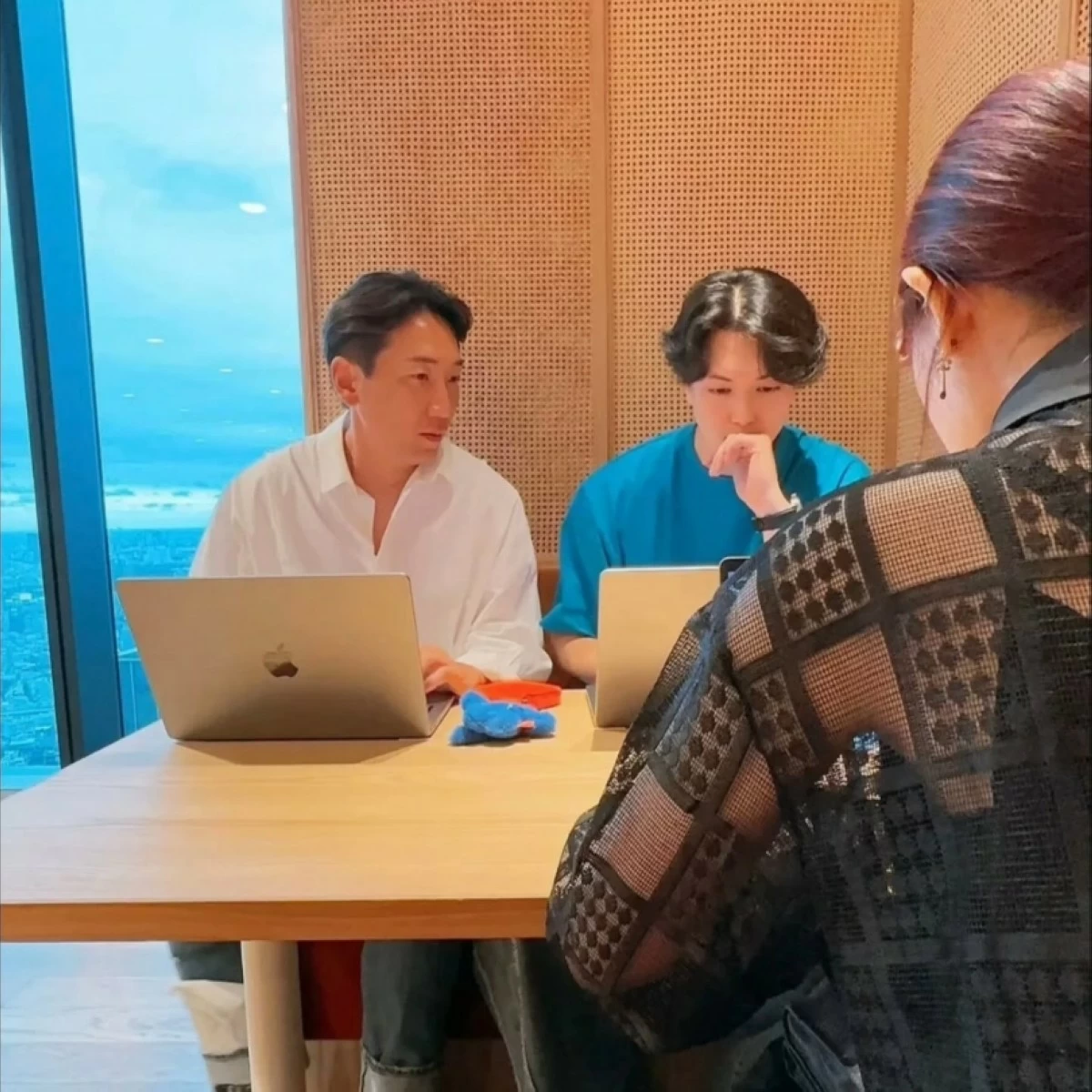 Lee Jong-hyun working in beauty marketing industry (Instagram)