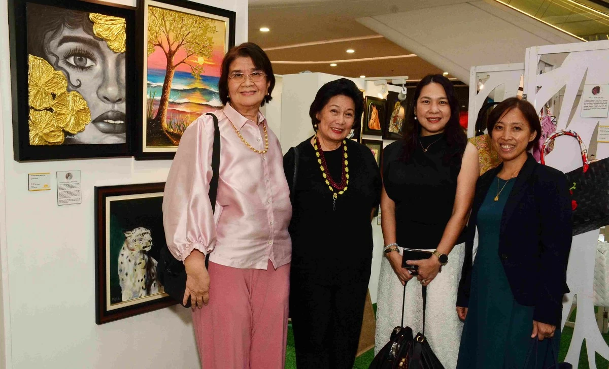 The Sunshine Place’s team Center Head Gilda Reyes, Ikebana student Susie Yap, SAVP Iryn Balmores, and Senior Accounting Manager Julie Cipriano
