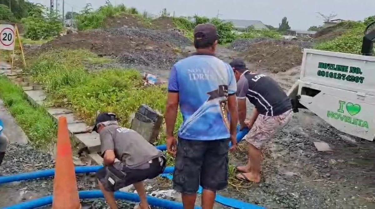 Noveleta LGU conducts floodwater pumping and clearing operations in areas affected by floods on Aug. 10, 2026 (Photo from the Municipal Government of Noveleta/MANILA BULLETIN) 