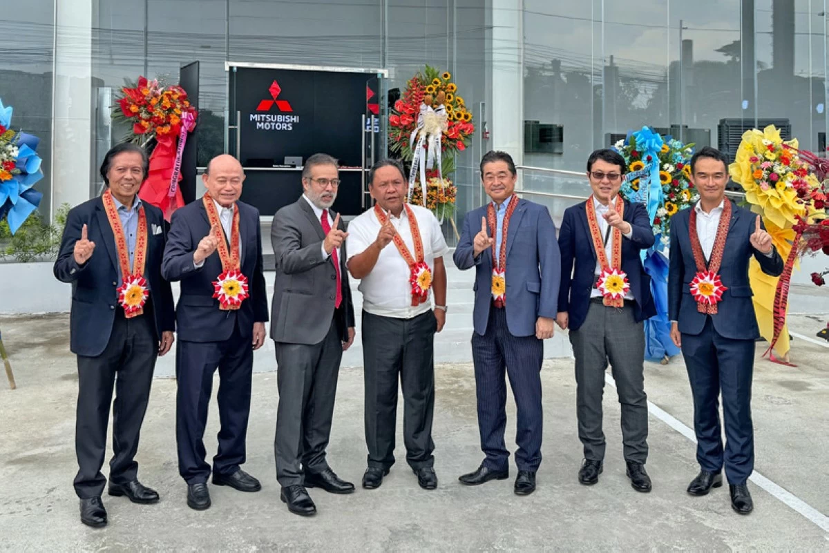 From left: Max Borromeo, Borromeo Motoring Group President; Frank Eizmendi, Borromeo Motoring Group Chairman; Paolo Borromeo, Mizukawa Motors Corp. President; Edward Carranza, Silang Cavite Municipal Mayor; Ritsu Imaeda, MMPC President & CEO; Toshiaki Kato, MMPC EVP for Sales & Marketing; and Toko Imai, MMPC EVP for Aftersales.