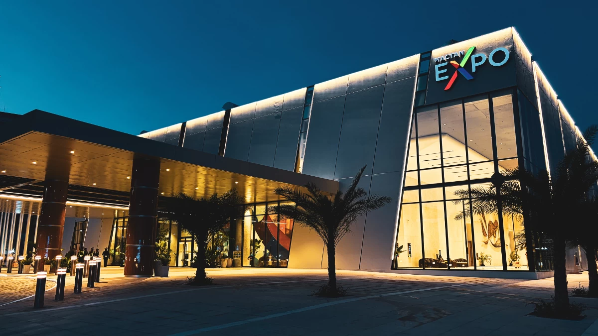 Mactan Expo Convention Center at night (Photo: Megaworld)