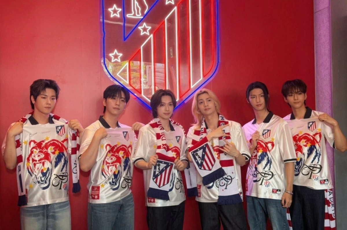 Xdinary Heroes (X) 