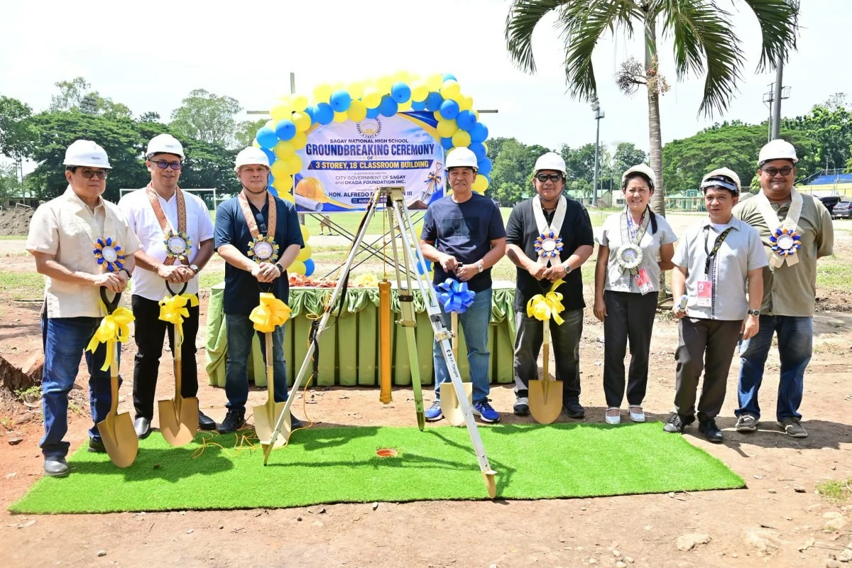 Negros Occidental second district Rep. Alfredo “Thirdy” Marañon III (third from left), and Mayor Leo Rafael Cueva (left) led the groundbreaking for the P90-million three-story 18-classroom building in Sagay National High School (SNHS) in Sagay City on Thursday, August 13, in partnership with the Okada Foundation Inc. (I Love Sagay)
