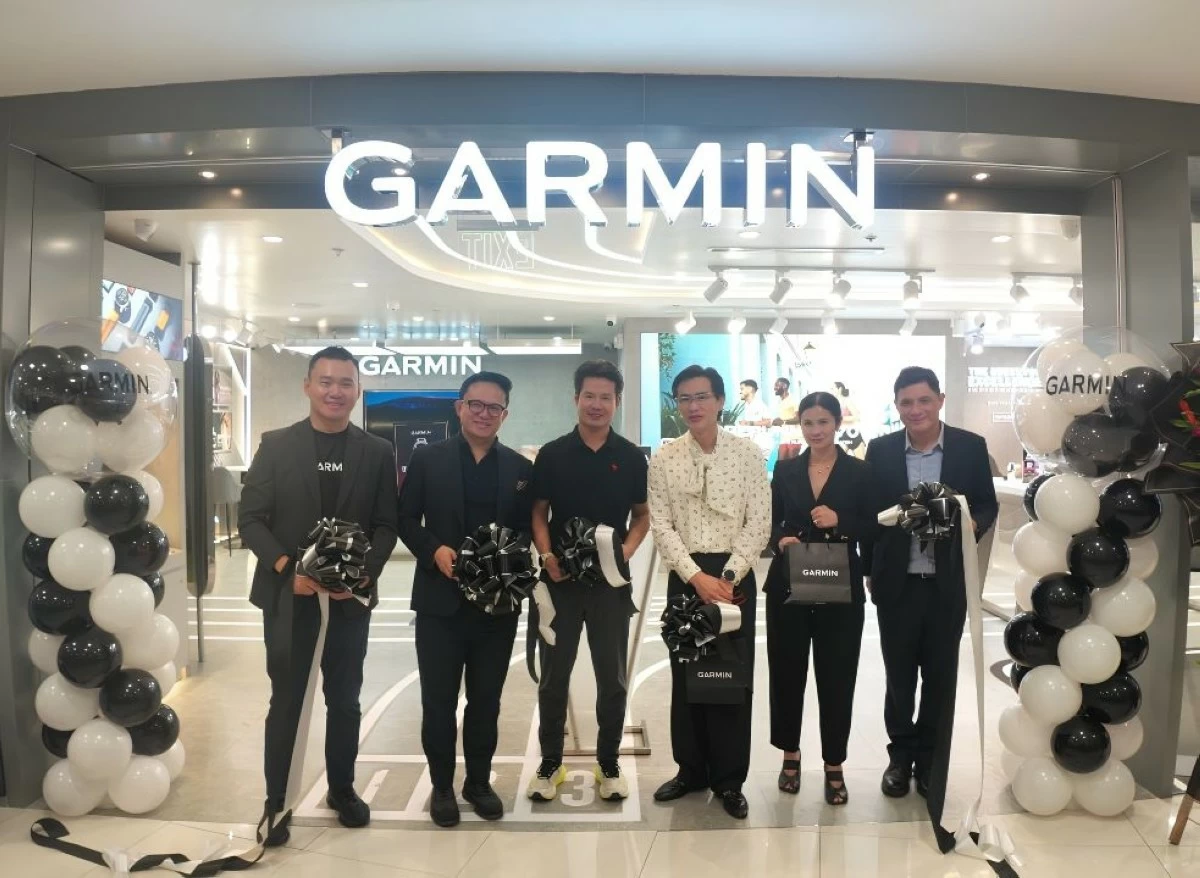 NAVCO’s managing director Neil Tan and president Ryan Tan, Garmin SEA regional director Sky Chen, SM Supermalls’ president Steven Tan, Global Brands and Strategic Accounts SVP Mitch So, and Mall Operations-Regional Operations head and SAVP Ian Mathay

