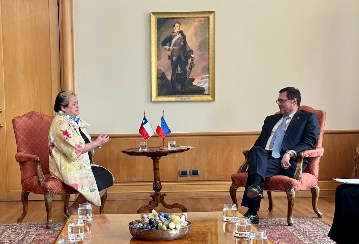 Foreign Affairs Secretary Ma. Theresa P. Lazaro meets with Chilean Foreign Minister Francisco Pérez Mackenna in Santiago, Chile, to discuss strengthening Philippines-Chile cooperation in trade and investment, maritime and consular affairs, tourism, and other areas of mutual interest. (Photo from Ma. Theresa P. Lazaro/X)