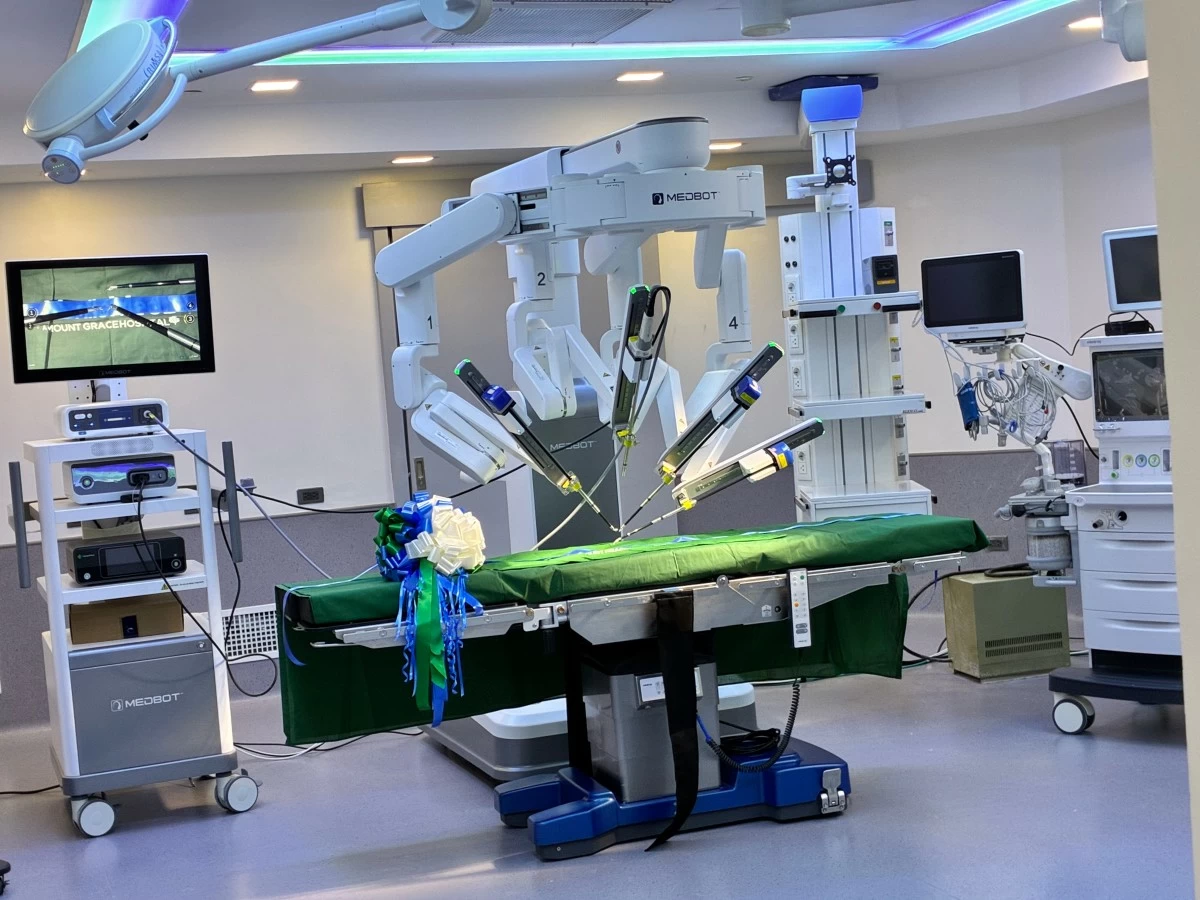 EDDIE, the robotic system for thoracic surgery
