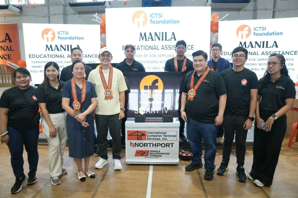 Domagoso joins ICTSI Foundation representatives and school officials during the turnover of smart televisions for Manila public schools. (Photo from Manila PIO)
