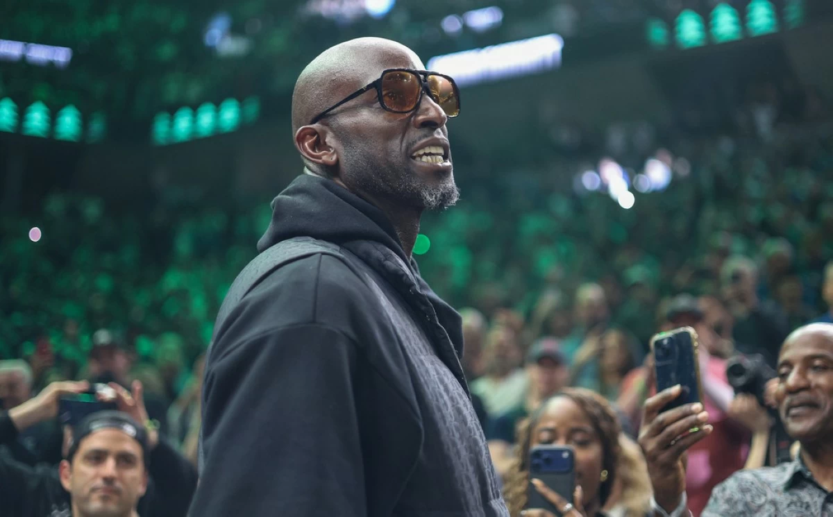 FILE - Former Minnesota Timberwolves player Kevin Garnett is introduced before an NBA basketball game between the New Orleans Pelicans and the Minnesota Timberwolves Sunday, April 12, 2026, in Minneapolis. (AP Photo/Matt Krohn, File)