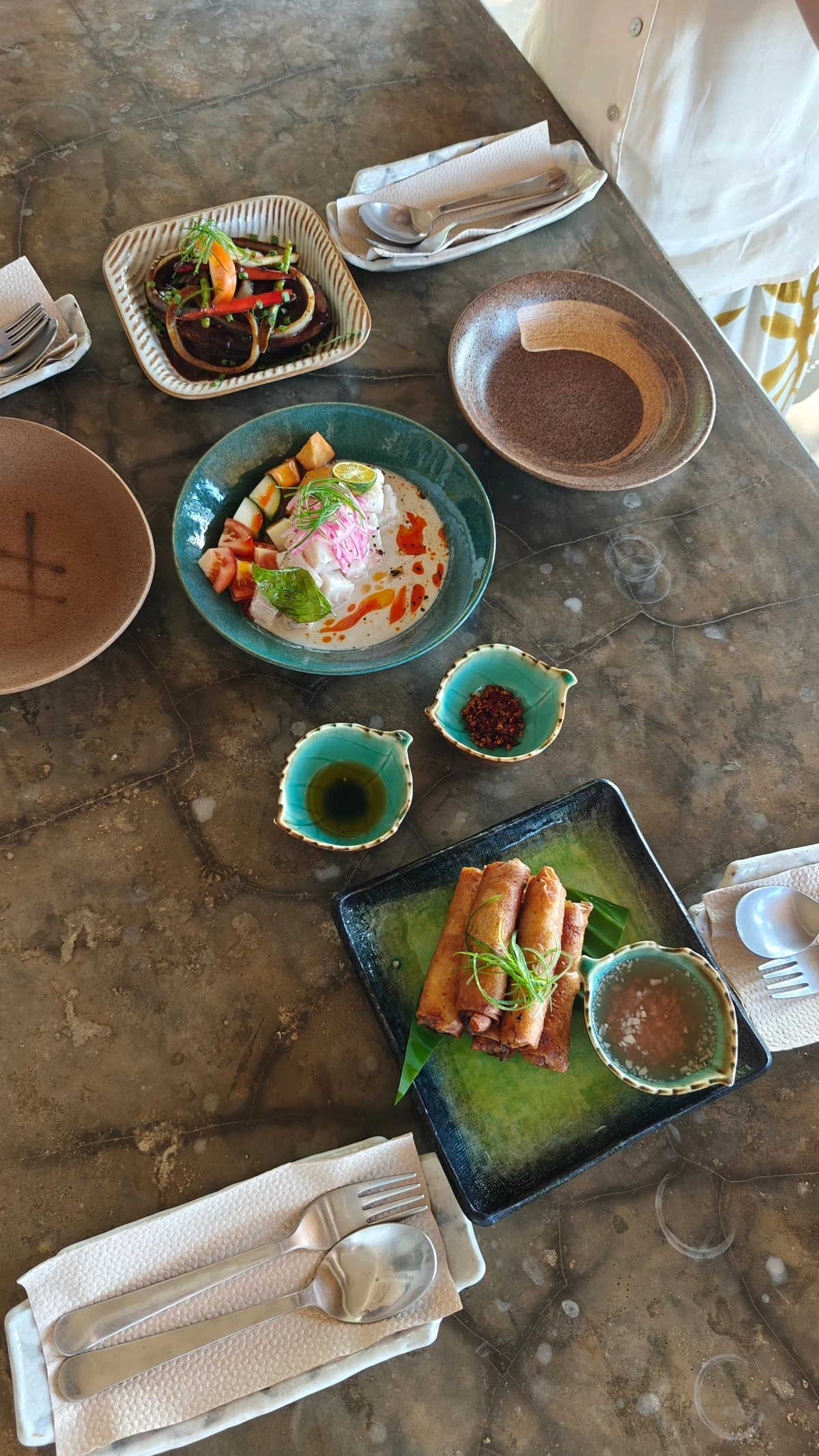 Lunch at Taran Beach Club (Photo: John Legaspi/Manila Bulletin)