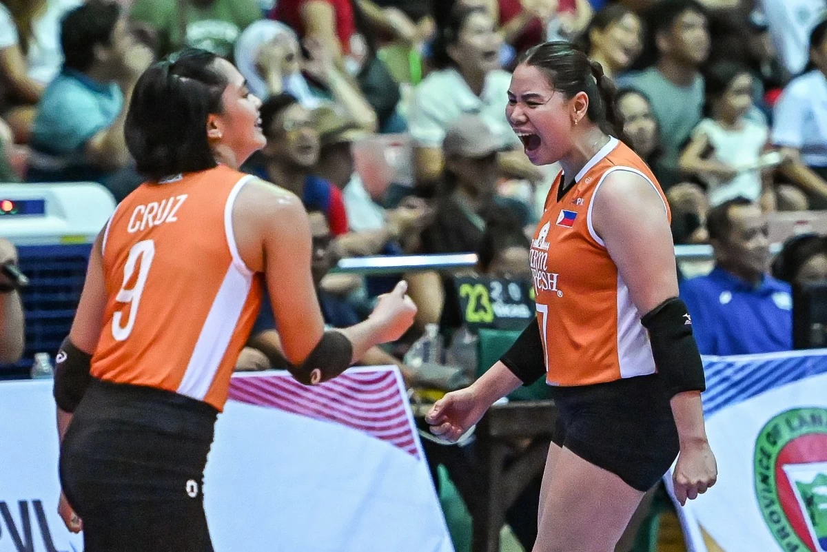 Ces Molina celebrates a point for Farm Fresh. (PVL Images)