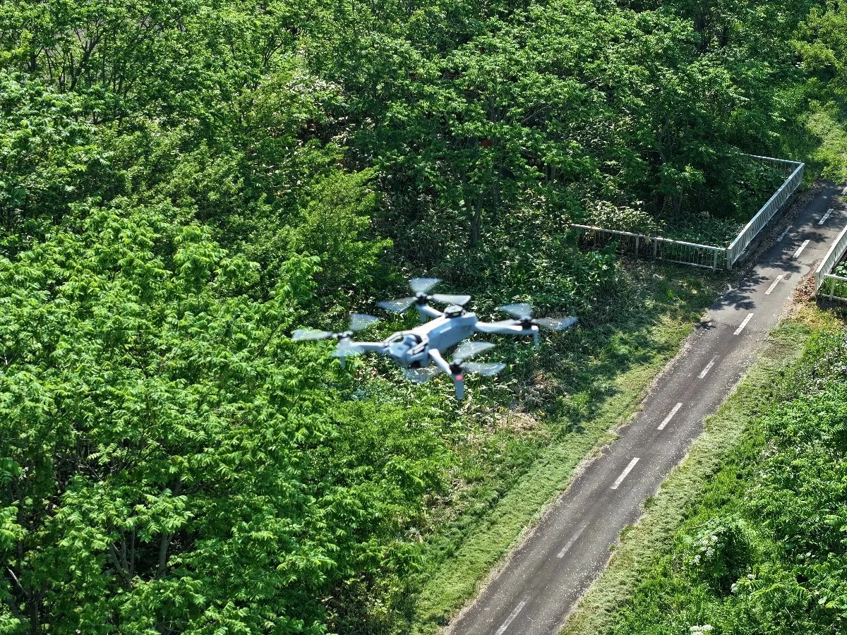 A dedicated drone port installed by KDDI SmartDrone on the roof of the Shintotsukawa town hall in Hokkaido, photographed in July. (Courtesy of KDDI SmartDrone)