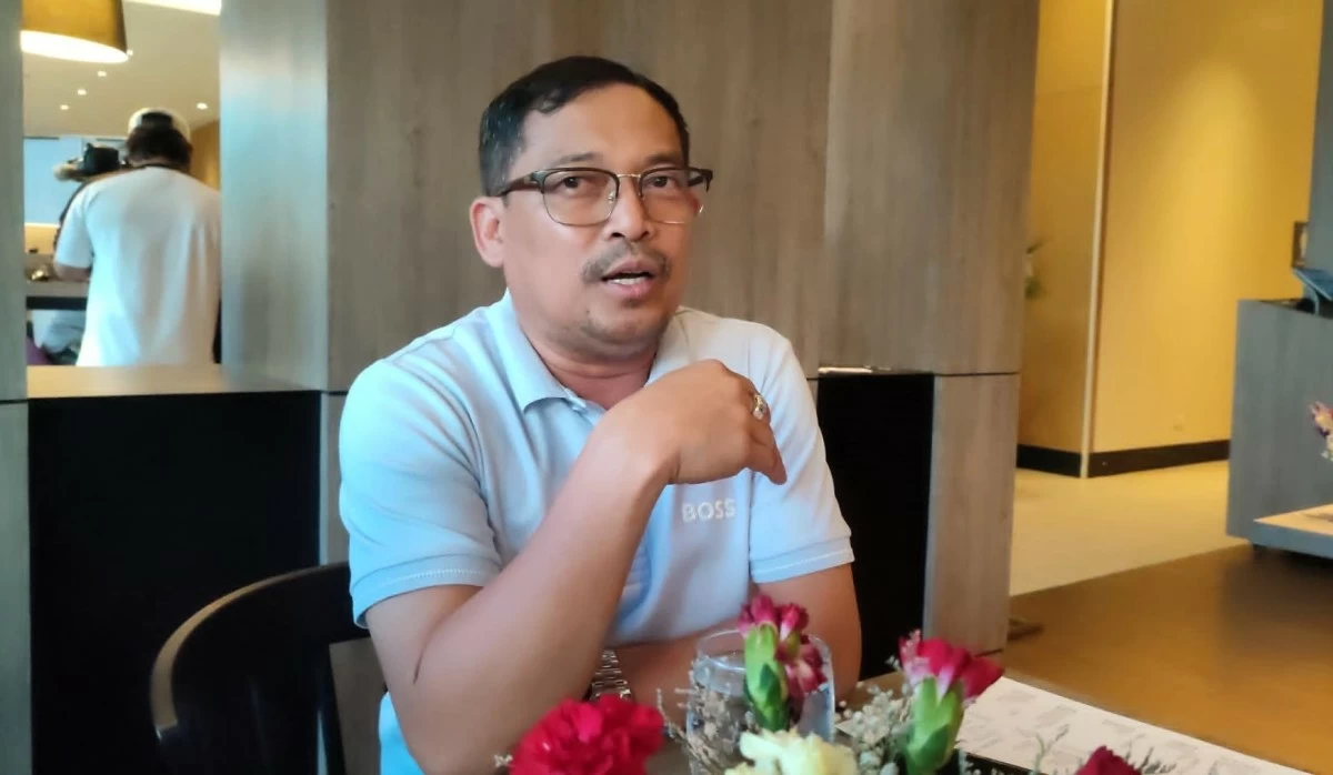 On-the-spot interview with Davao del Norte Governor Edwin Jubahib in Davao City. (Photo via Ivy Tejano / MB)
