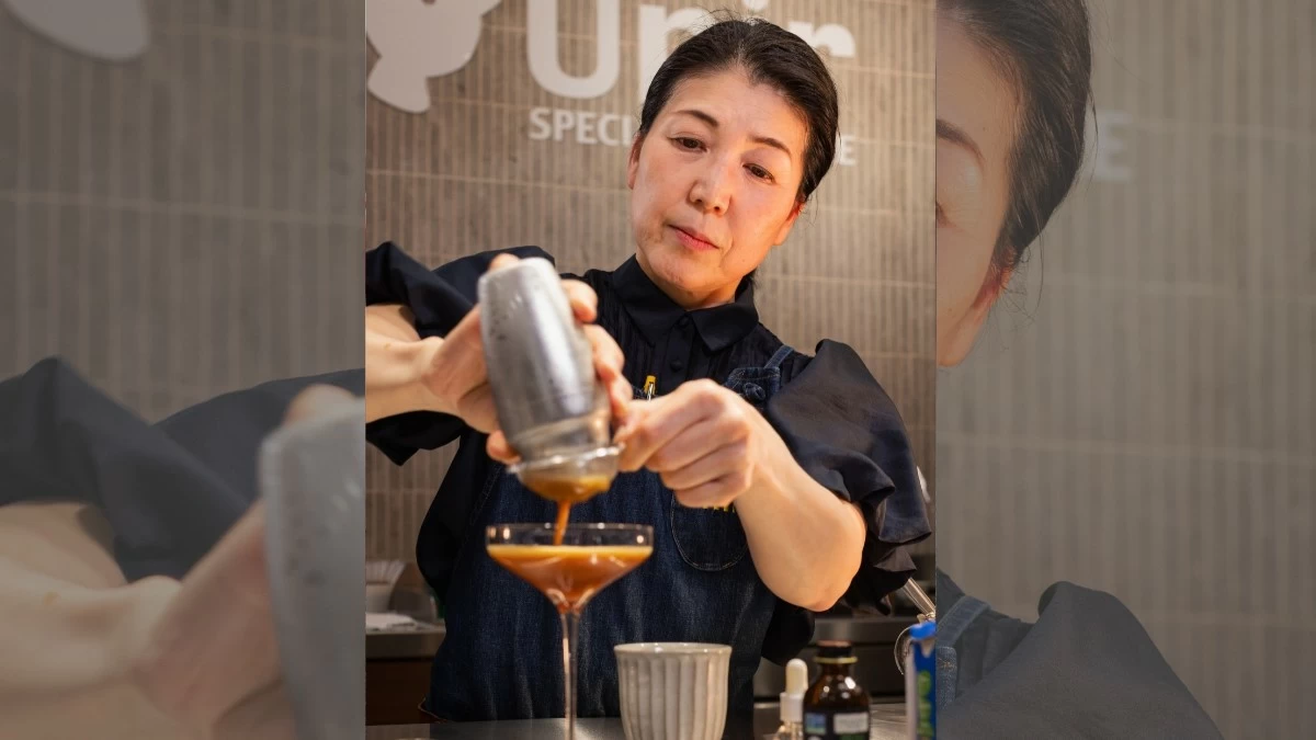 Tomoko prepares a Unir Colombia El Diviso Aji espresso tonic for guests to enjoy. (Photo: Modo Food and Living Japan)