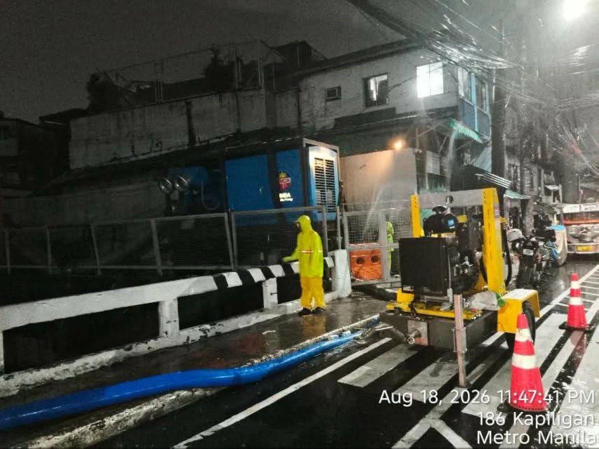 Quezon City personnel conduct pumping operations at the G. Araneta Avenue corner E. Rodriguez Avenue in Barangay Tatalon on Aug. 18 to help drain floodwaters into the San Juan River amid heavy rains. (Photo courtesy of the Quezon City government)