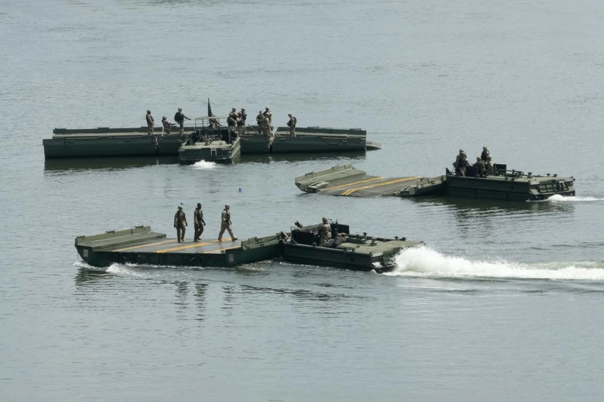 The U.S. Army's soldiers conduct a training exercise on a river in Yeoncheon, South Korea, near the border with North Korea, Tuesday, Aug. 18, 2026. (AP Photo/Ahn Young-joon)