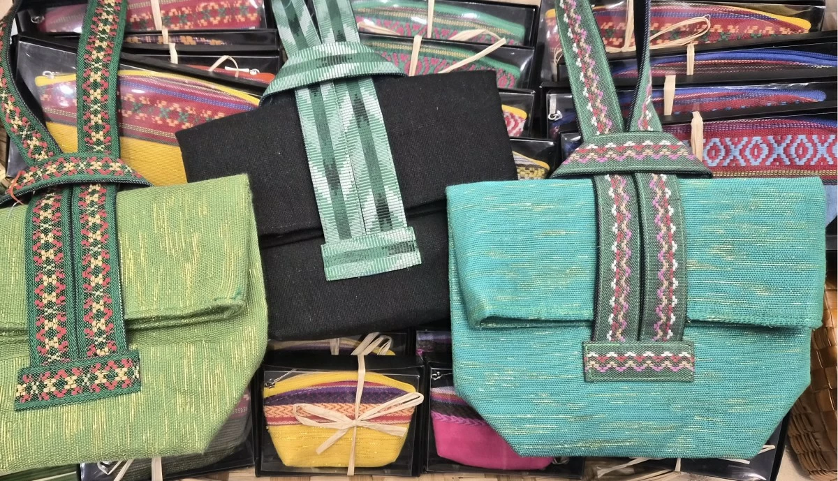 Filipino creativity, craftsmanship, and culture in every creation. From contemporary Filipiniana and handwoven bags to intricate artworks and locally crafted jewelry, women-led MSMEs bring tradition to life through products that celebrate Filipino heritage while reimagining it for today’s market at the Women Strong Network Hybrid Trade Fair.
