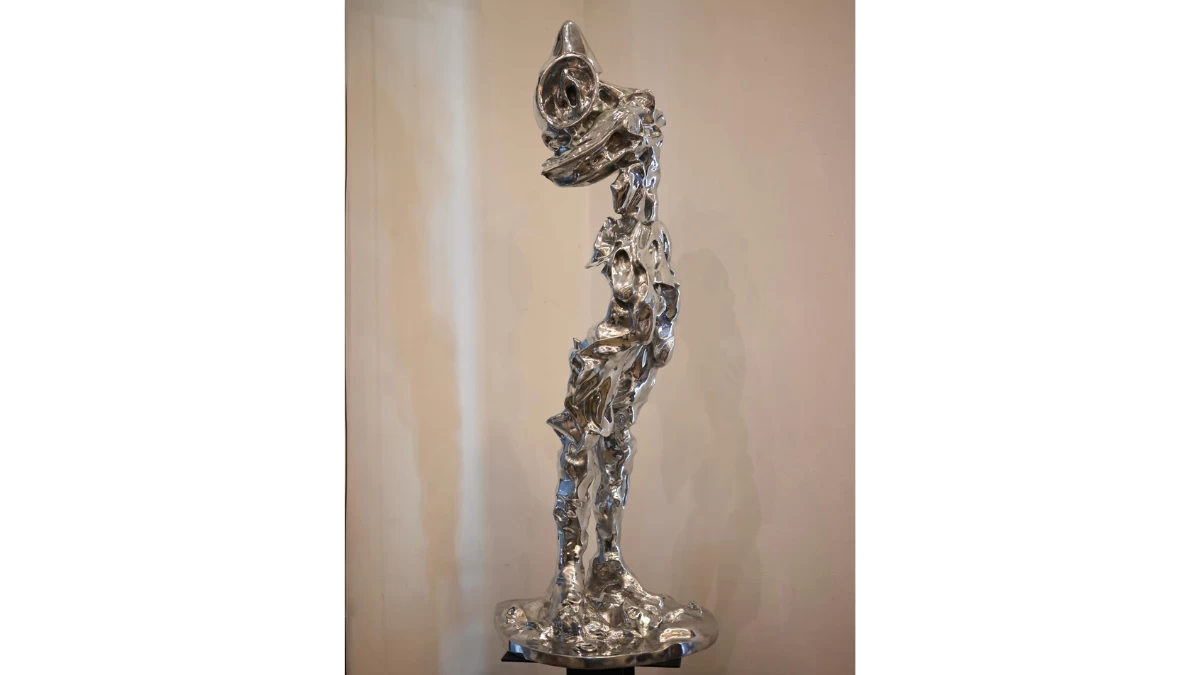'SCREAM,' aluminum, 48x16.5x19 inches, 2026 (Photo: Mateo Cacnio/Instagram)